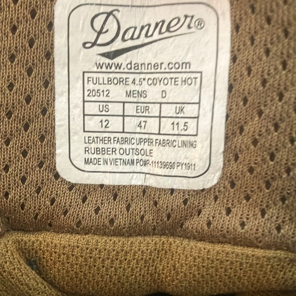 Vibrom brand size12! Leather top and rubber out sole. Needs laces.